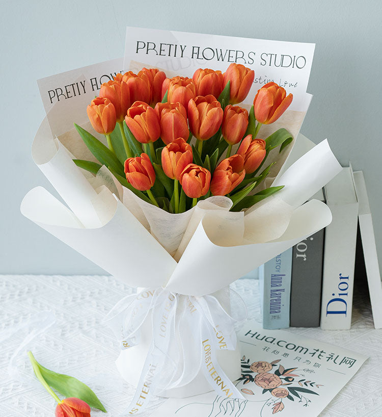 Conoce la belleza: 19 tulipanes en un ramo.